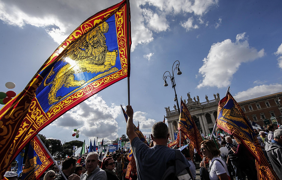 Włochy: około 200 tys. osób na antyrządowej demonstracji w Rzymie