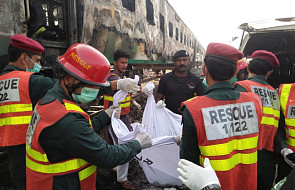 Co najmniej 65 zabitych, wielu rannych w pożarze w pociągu w Pakistanie