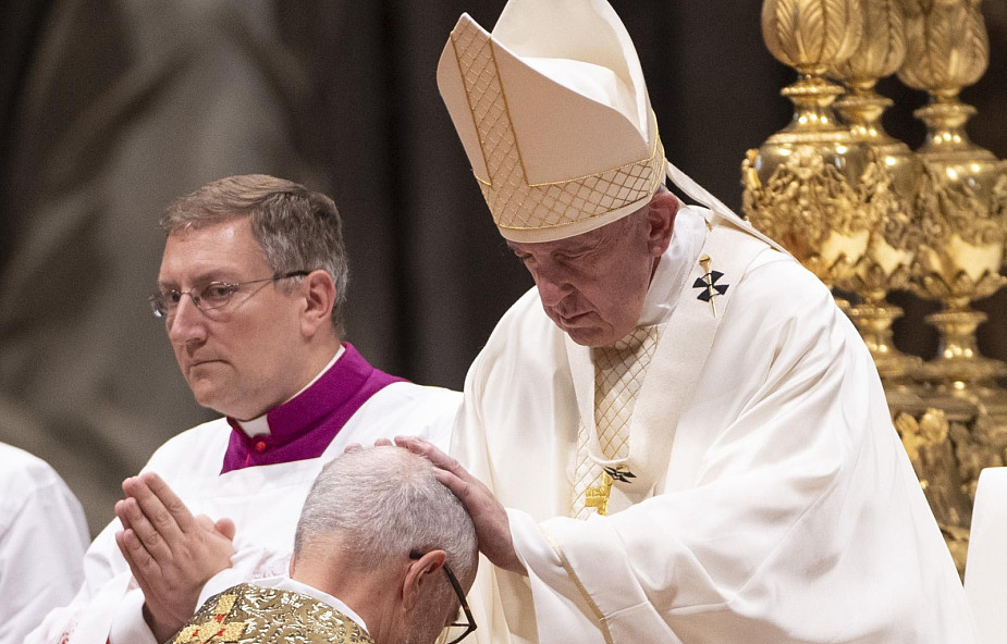 Watykan: papież Franciszek udzielił sakry 4 biskupom