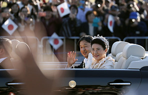 Tysiące Japończyków pozdrowiło swego nowego cesarza podczas parady w Tokio