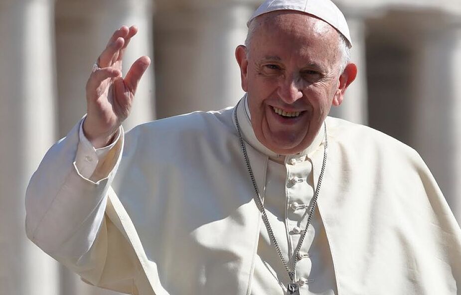 Dziennikarze zdradzają kulisy podróży z papieżem. "Franciszek mówi do nich po imieniu"