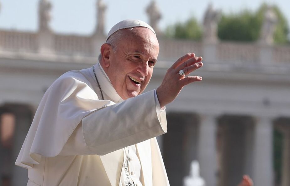 Papież zaapelował o więcej miejsca w Kościele dla świeckich, zwłaszcza kobiet