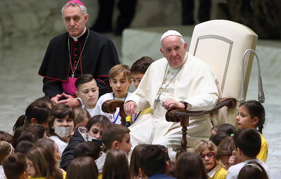 Papież: tajemnica cierpienia dzieci stanowi moralne wyzwanie