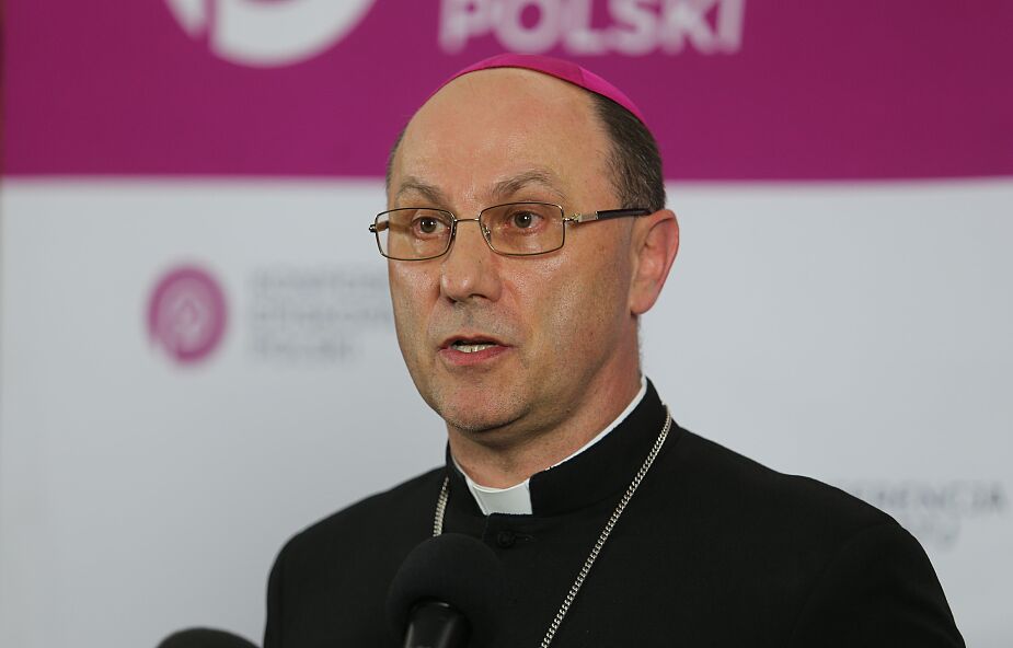 Prymas Polak: wszelkie decyzje dotyczące bpa Janiaka należą do Stolicy Apostolskiej [WYWIAD]
