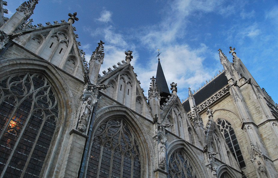Francja: brak zgody w kwestii odbudowy katedry Notre Dame