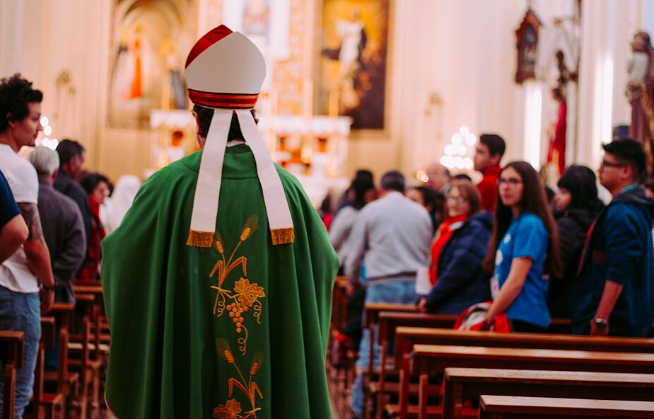 Biskupi przepraszają rozwodników i osoby w ponownych związkach za poczucie odrzucenia ze wspólnoty