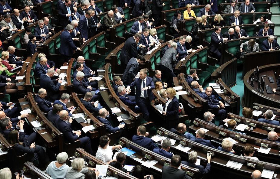 Sejm oddał symboliczny hołd ofiarom stanu wojennego