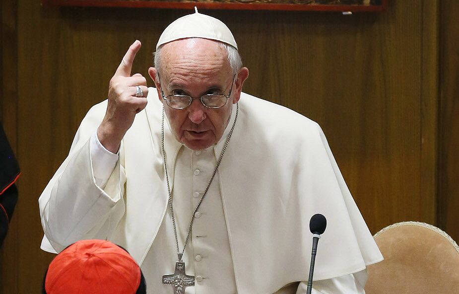 Co zmienia zniesienie "tajemnicy papieskiej"? Tomasz Krzyżak tłumaczy rewolucyjną decyzję Franciszka