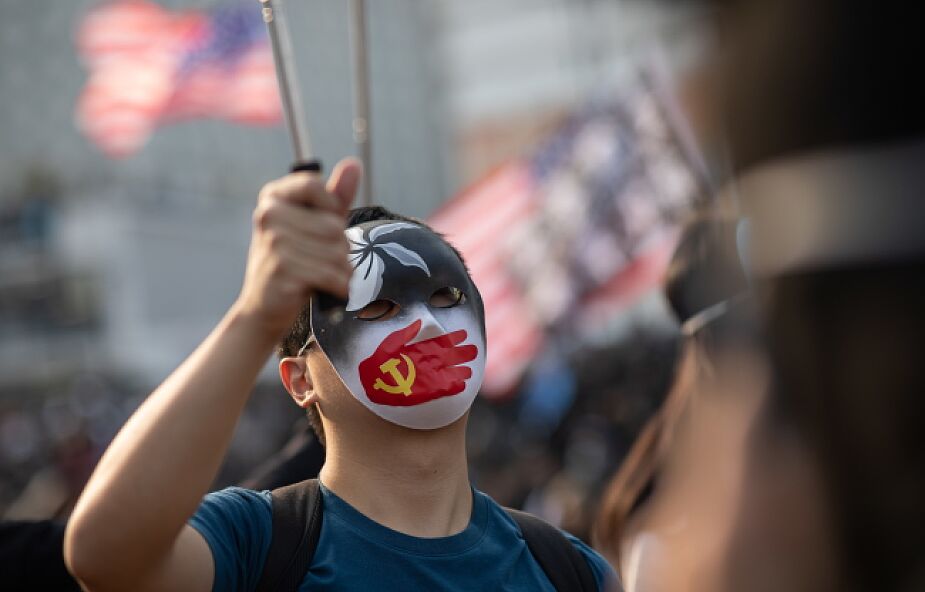Hongkong: starcia policji z protestującymi po wiecu solidarności z Ujgurami