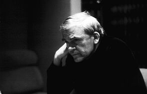 Czechy: Milan Kundera odzyskał po 40 latach czeskie obywatelstwo