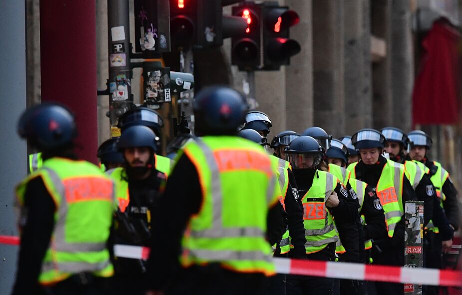 Niemcy: nie ma śladów użycia broni palnej przy Checkpoint Charlie
