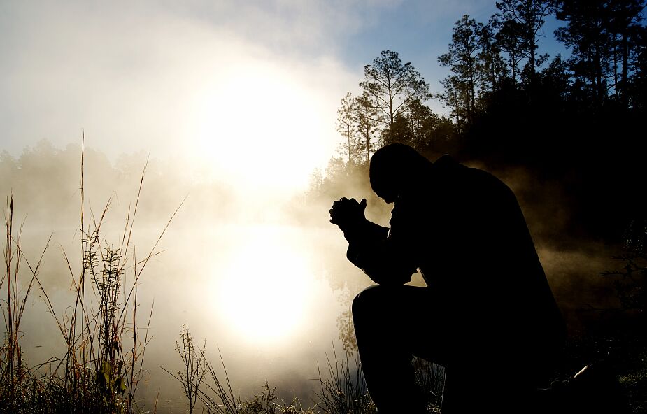 Ta historia o modlitwie to nie „Gwiezdne wojny” tylko „Rolnik szuka żony” [WIDEO]
