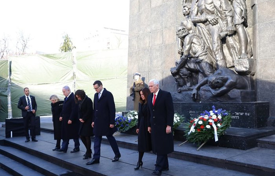 Morawiecki, Pence i Netanjahu złożyli wieńce przed Pomnikiem Bohaterów Getta