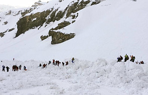 Szwajcaria: zakończono poszukiwania zasypanych przez lawinę