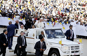 Ponad 130 tys. osób uczestniczy w mszy pod przewodnictwem papieża Franciszka