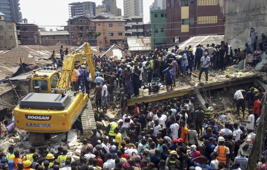 Nigeria: trwa akcja ratunkowa na miejscu zawalonego budynku