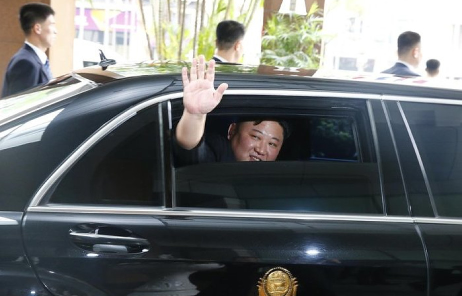 Kim Dzong Un opuścił Wietnam po szczycie z Trumpem