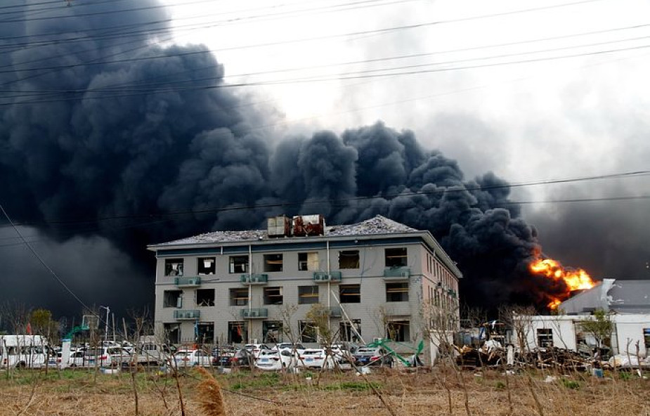 Chiny: już 64 ofiary śmiertelne wybuchu w zakładach chemicznych