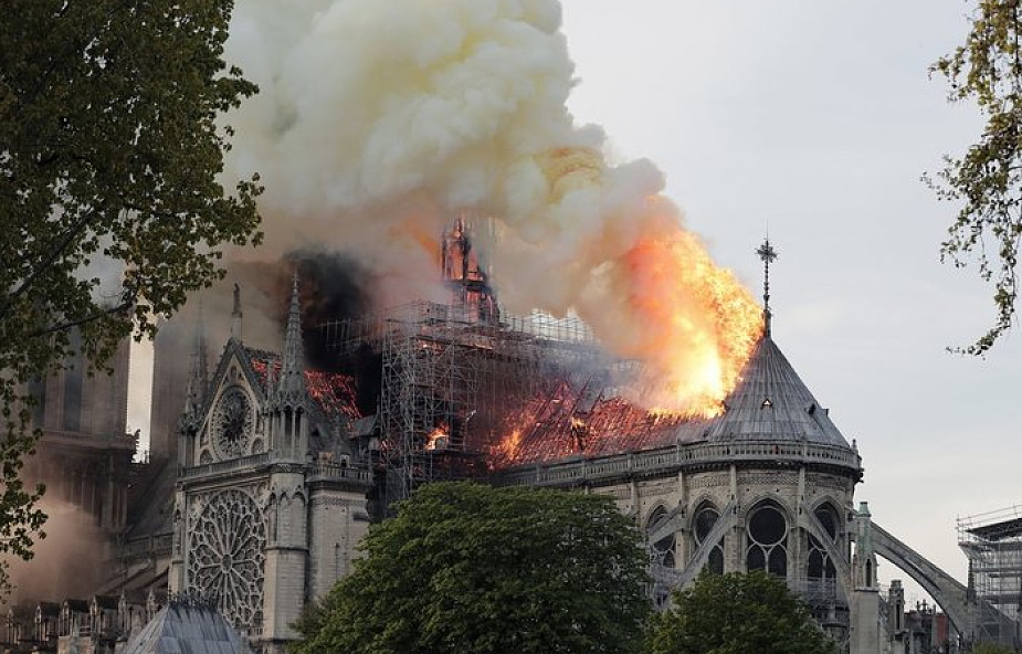Przewodniczący episkopatu Francji: zniszczeniu uległa część nas