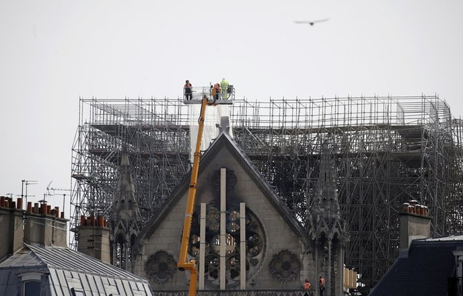 Francja: przyczyną pożaru w Notre Dame prawdopodobnie zwarcie elektryczne