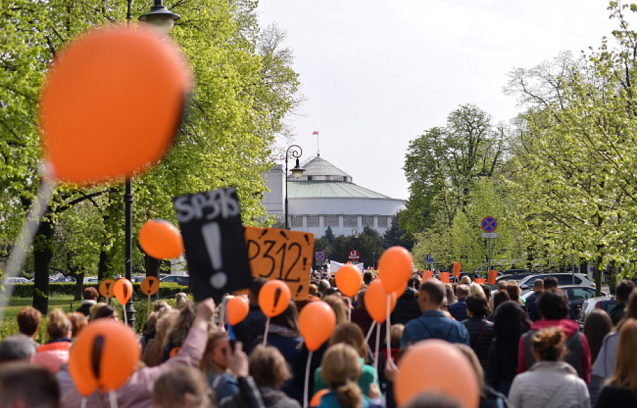 Warszawa: rozpoczęła się Ogólnopolska Manifestacja dla Szkoły