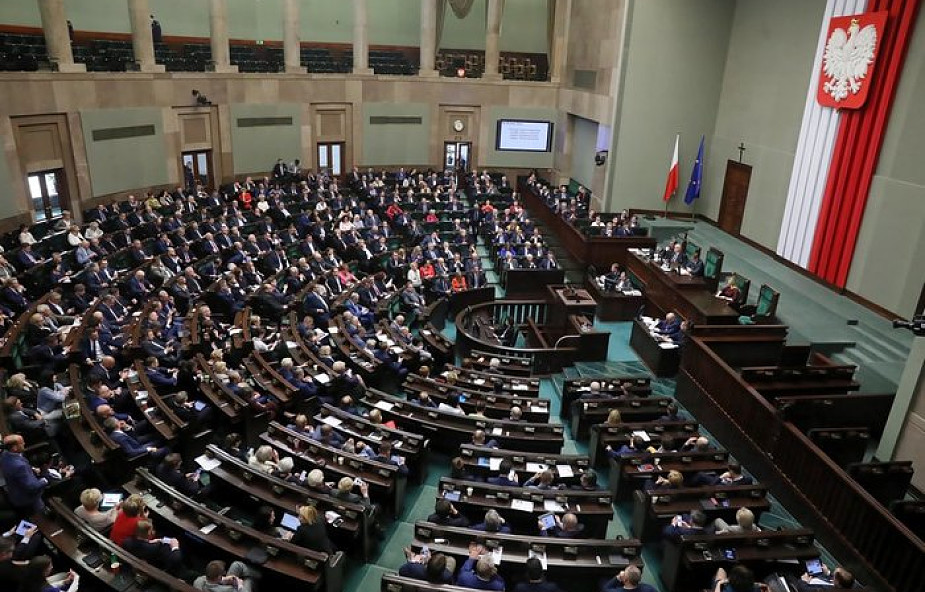 Sejmowa komisja zajęła się wnioskiem o odwołanie minister edukacji
