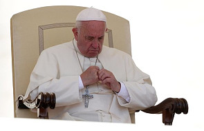 W 10. rocznicę trzęsienia ziemi w L'Aquili papież zapewnia o swej bliskości. Wstrząs przyniósł tam "zniszczenie i śmierć"