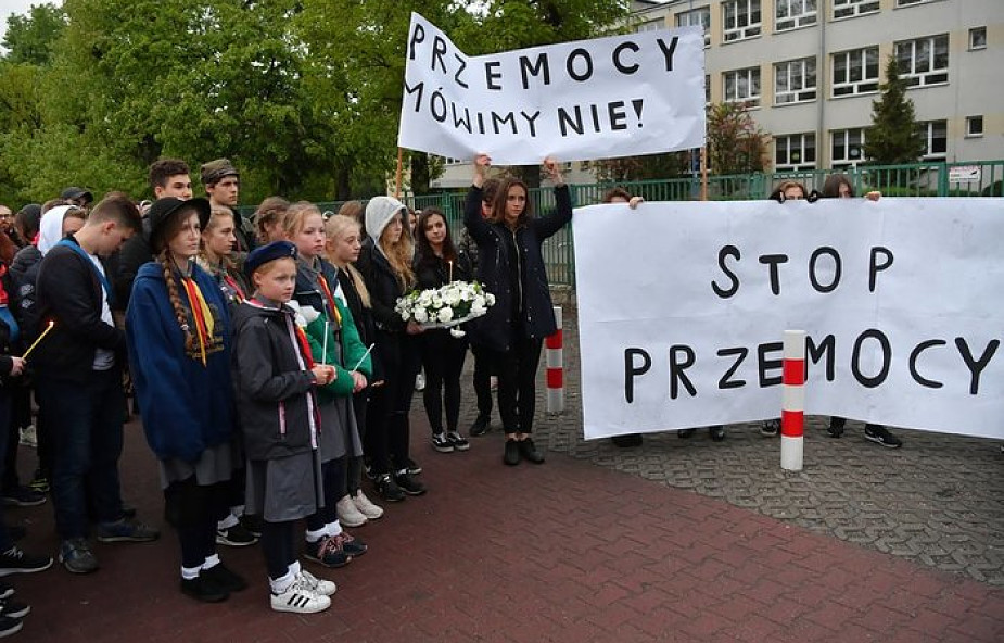 Warszawa: nabożeństwo pojednania i marsz "Stop Przemocy!" po zabójstwie w szkole