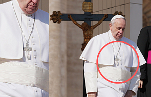 Franciszek oddał swój papieski krzyż - pektorał