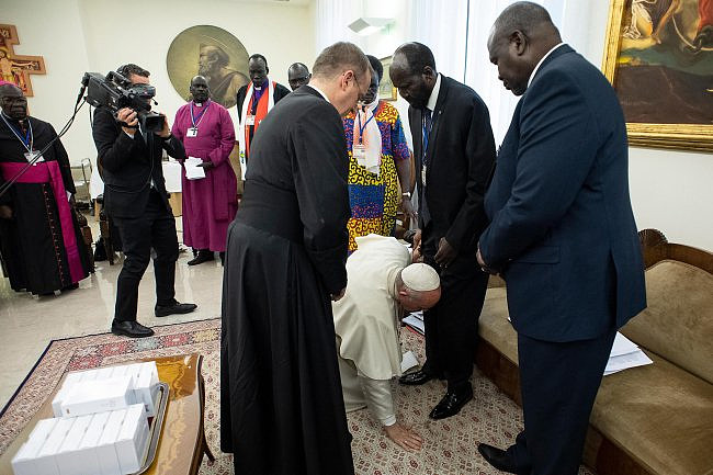 Prezydent Sudanu Południowego: pocałunek papieża sprawił, że miałem dreszcze - zdjęcie w treści artykułu