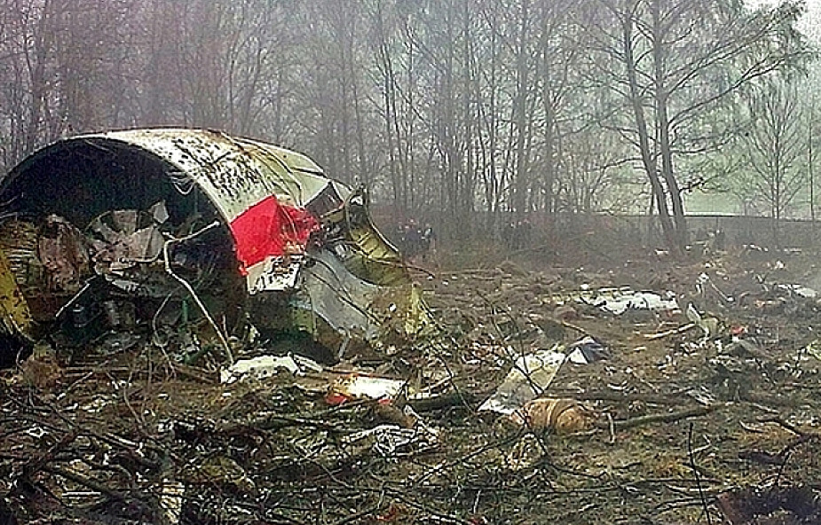 Przy miejscu katastrofy Tu-154M rosyjska fundacja ustawiła tablice na temat katastrofy