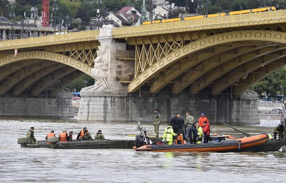 Węgry: trwają poszukiwania ofiar zatonięcia statku