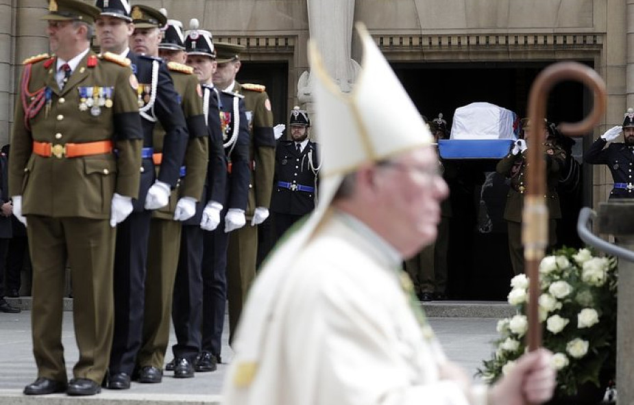 Luksemburg: pogrzeb emerytowanego wielkiego księcia Jana. Został pochowany w królewskiej krypcie pod katedrą