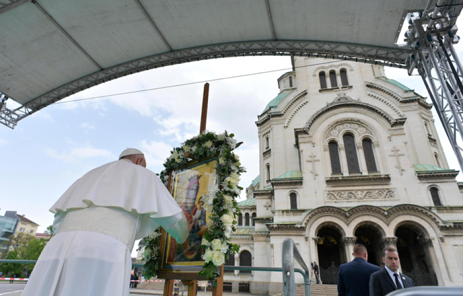 Papież przed Regina Coeli: niech Bułgaria będzie ziemią spotkania [DOKUMENTACJA]