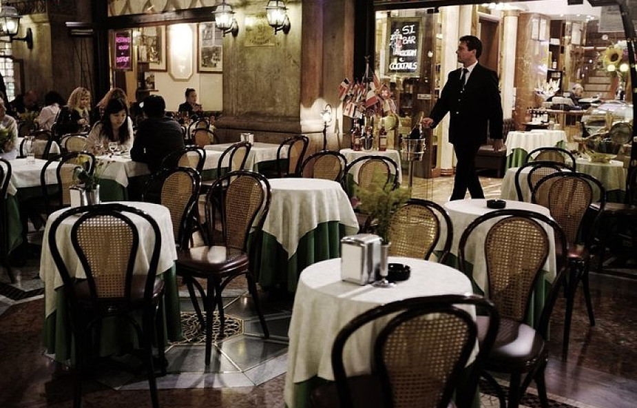 Roboty obsługujące gości w restauracji dotarły do Włoch. Zobaczcie, co potrafią