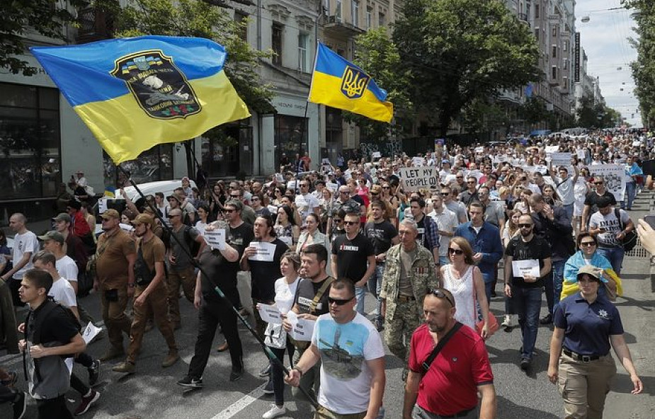 Ukraina: w Kijowie marsz rodzin jeńców i więźniów politycznych