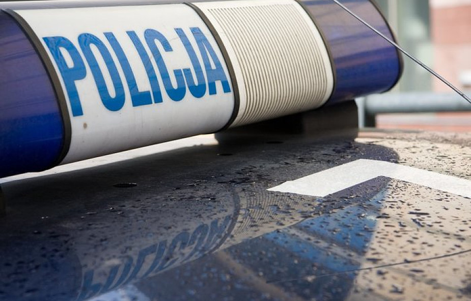Śląskie: Policja zatrzymała pseudokibica, w domu miał 1 kg tabletek ekstazy