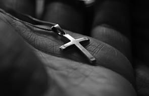 W Kanadzie zakazano używania symboli religijnych. Biskupi odnieśli się do decyzji władz