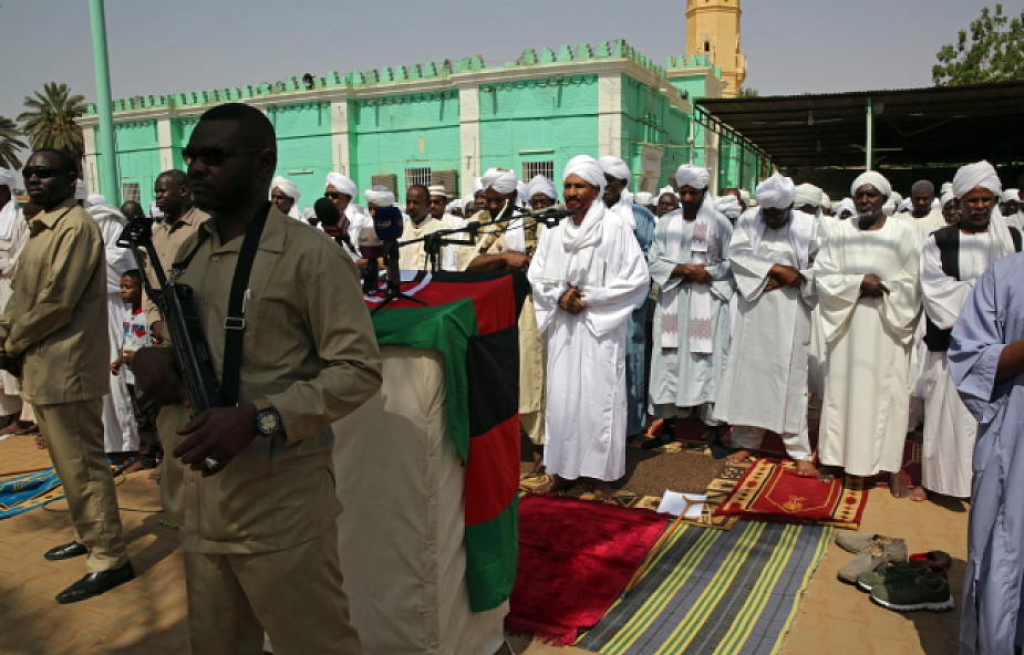 Apel o przerwanie przemocy. Unia Afrykańska zawiesiła Sudan w prawach członka tej organizacji