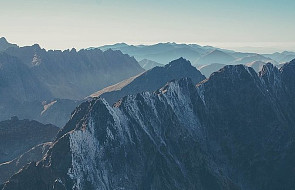 Trudne warunki w Tatrach: w górach kompletne zachmurzenie i mgły