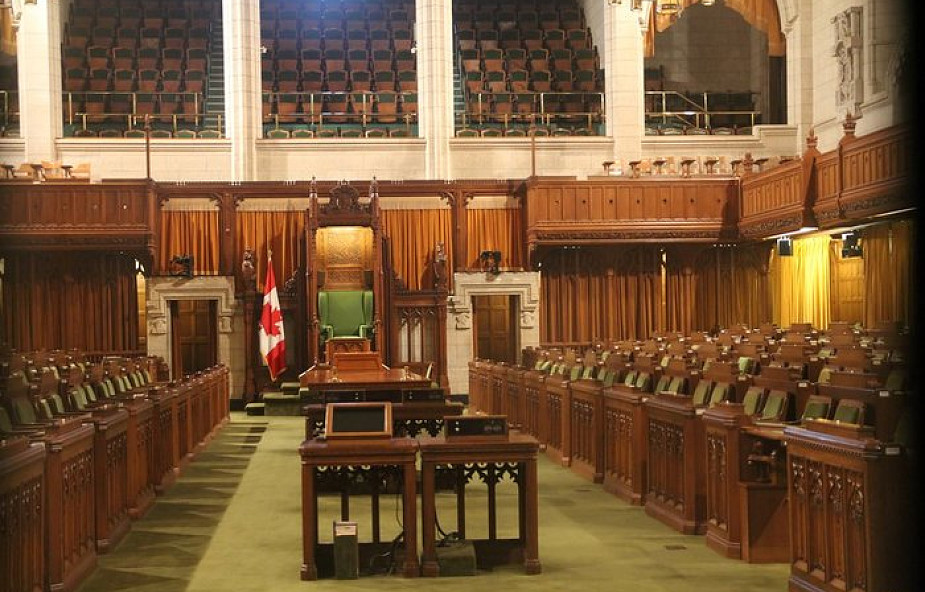 To już oficjalne. W jednym z kanadyjskich parlamentów usunięto krzyż ze ściany sali obrad