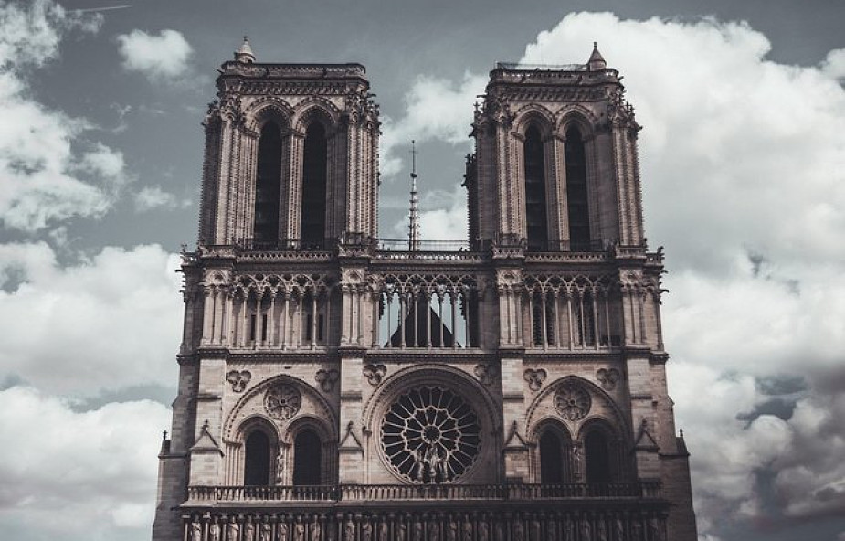 Paryż: pożar katedry Notre-Dame przebudził wiarę