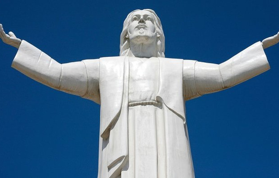 Chcą zburzyć monumentalną figurę Chrystusa. "To pomnik korupcji"
