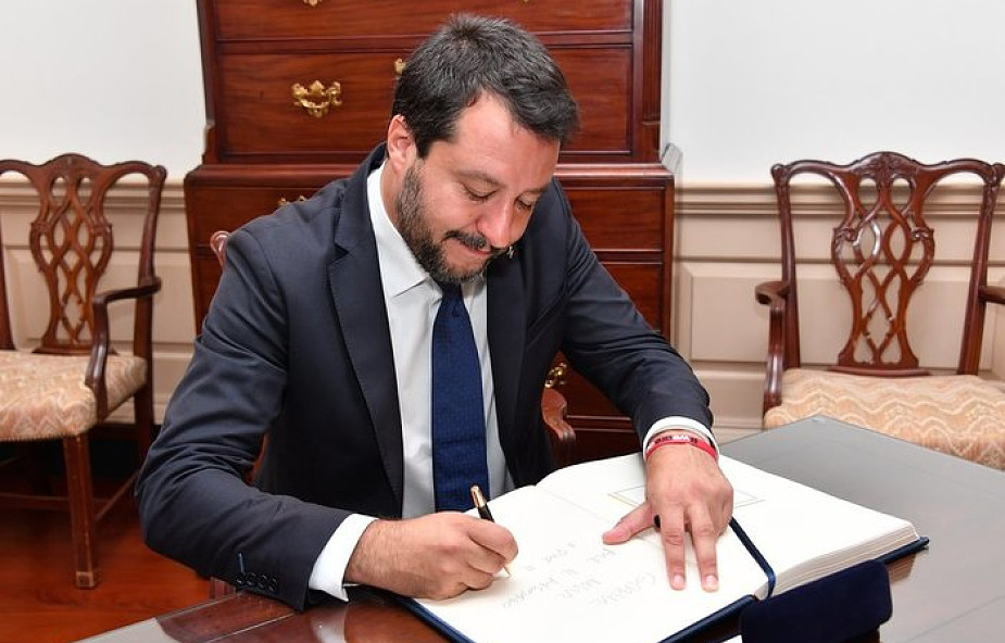 Salvini od czasu zaprzysiężenia pokonał prawie 105 tys. kilometrów. "Woli przebywać wśród ludzi"