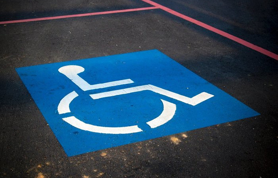 Komisja senacka zaczęła rozpatrywać ustawę ws. 500 plus dla niepełnosprawnych