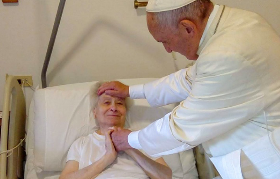 Papież sprawił, że na twarz ciężko chorej kobiety wrócił uśmiech [FOTO]