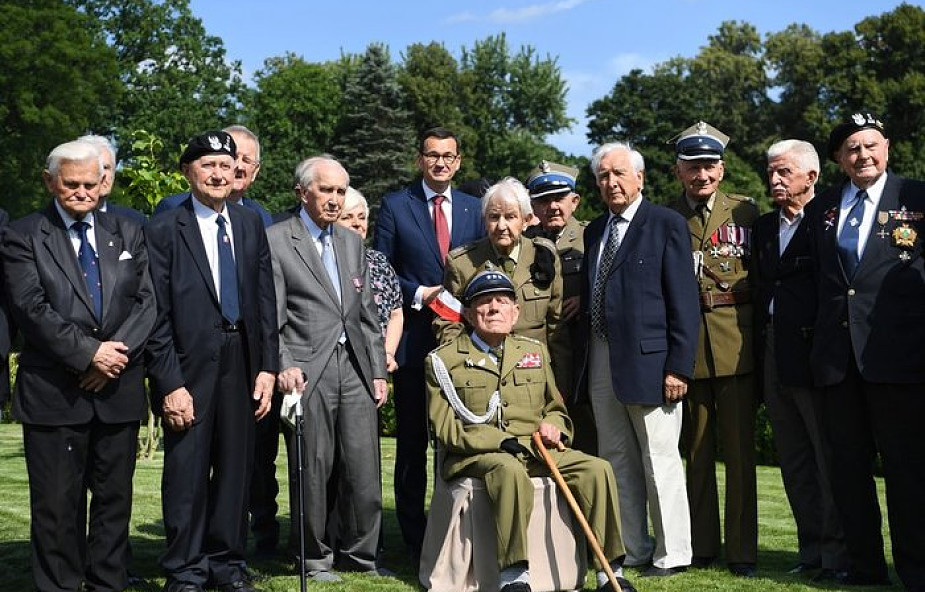 Premier spotkał się z powstańcami warszawskimi i kombatantami