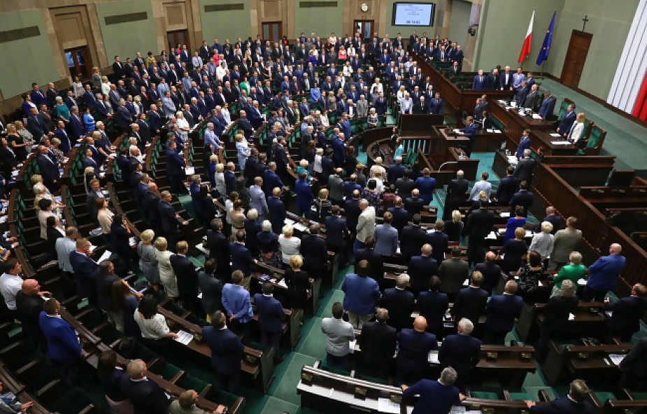 Sejm uchwalił ustawę wprowadzającą zerowy PIT-u dla osób do 26. roku życia