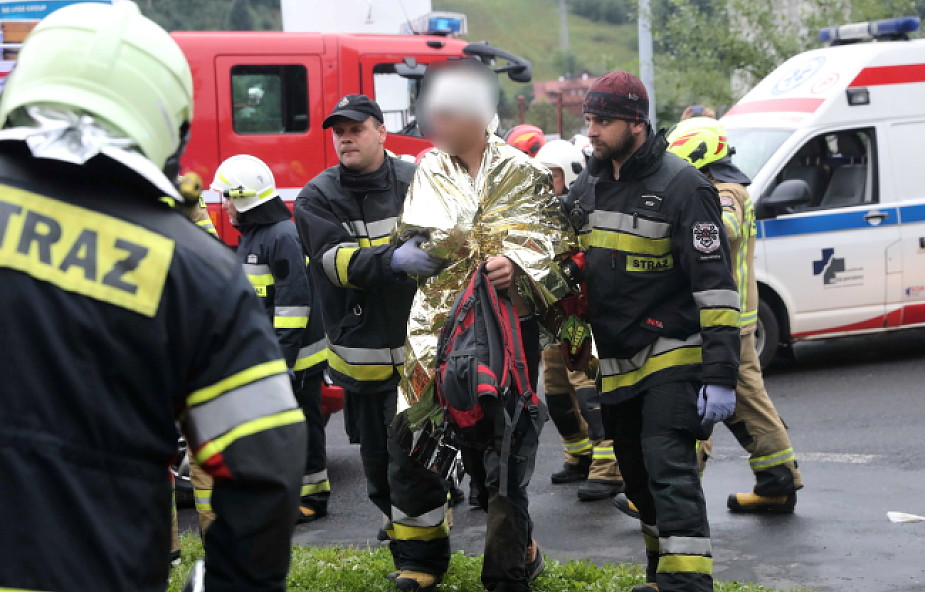 Na Krzeptówkach trwa modlitwa w intencji ofiar burzy w Tatrach