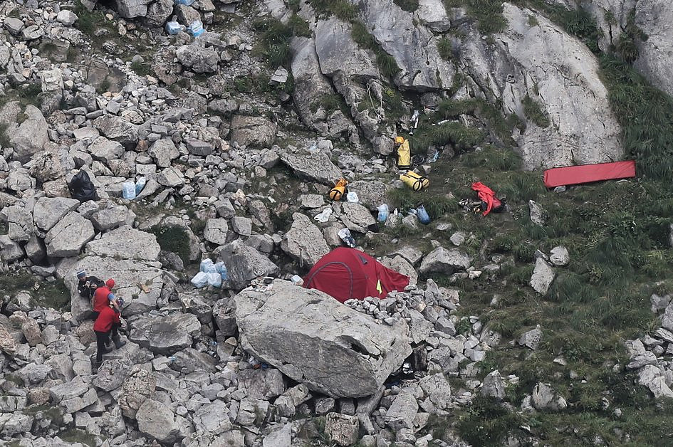 Tatry: ratownicy TOPR odnaleźli ciało grotołaza zaginionego w Jaskini Wielkiej Śnieżnej - zdjęcie w treści artykułu